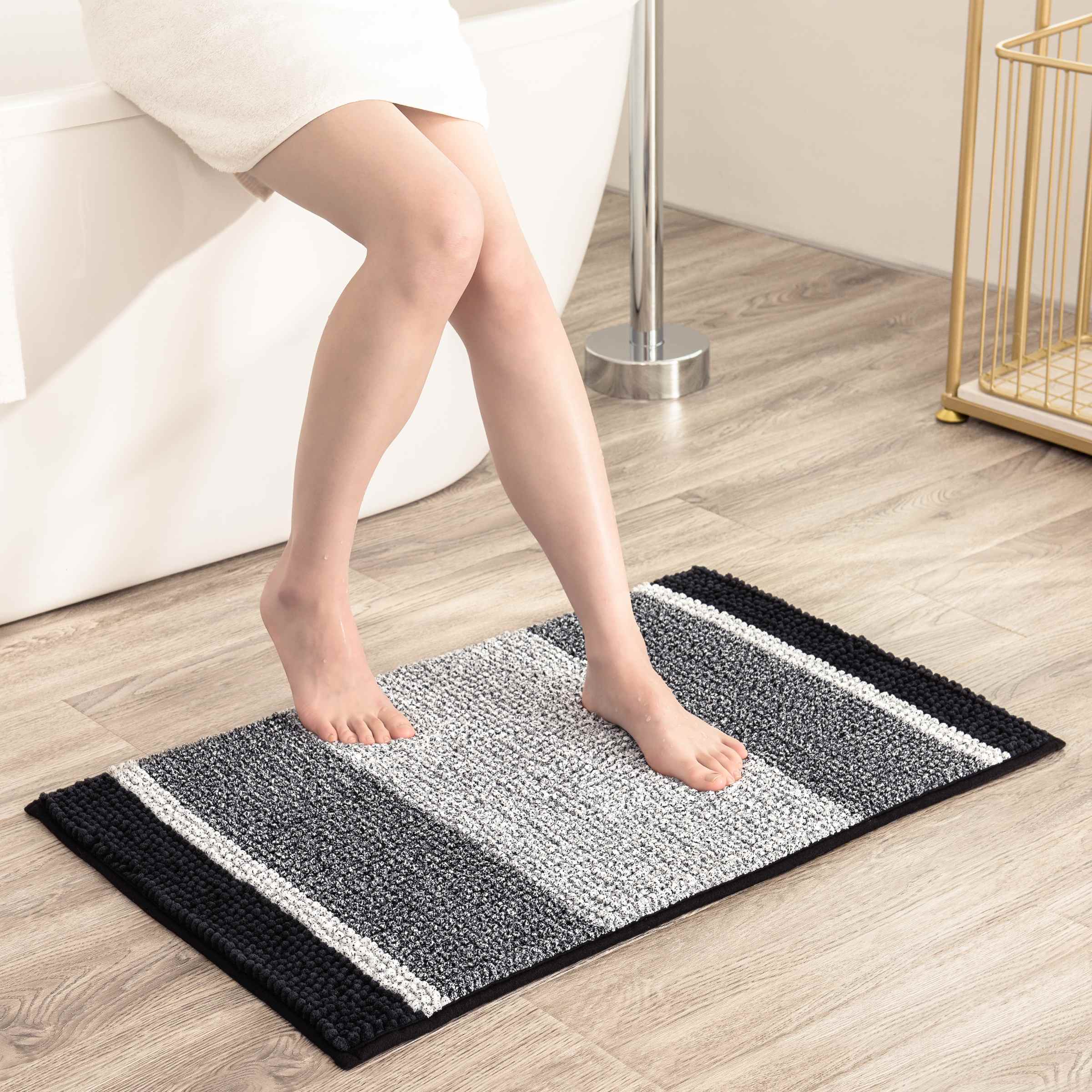 Subrtex Gradient Stripe Pattern Soft Plush Bathroom Rugs